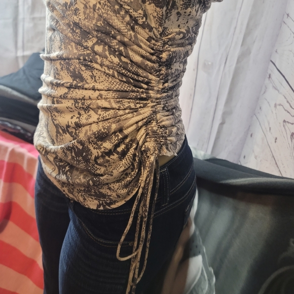 Guess tank tops with jewels & chains on the side.. snake skin style - Picture 6 of 10